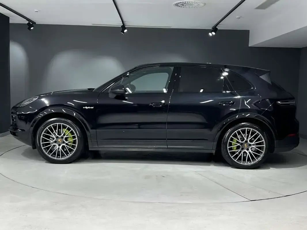 Usado Porsche Cayenne E-Hybrid 462 CV (339 kW) 2021 Negro SUV