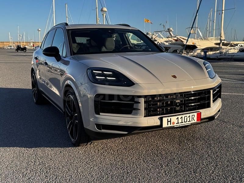 Usado Porsche Cayenne S E-Hybrid 519 CV (381 kW) 2024 Gris / plata SUV