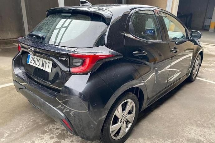 Usado Toyota Yaris Hybrid Active 116 CV (85 kW) 2025