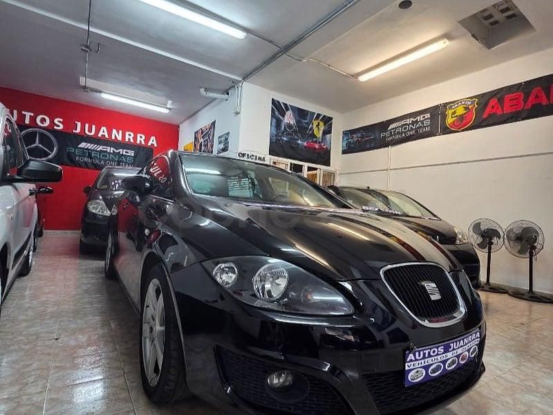Usado Seat Leon Sport 160 CV (117 kW) 2010 Negro Utilitario