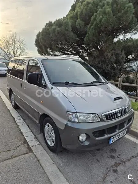 Usado Hyundai H-1 100 CV (73 kW) 2004 Beige Monovolumen