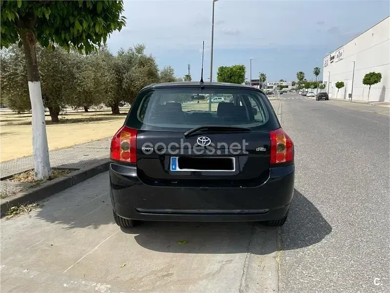 Usado Toyota Corolla Sol 90 CV (66 kW) 2006 Negro Berlina