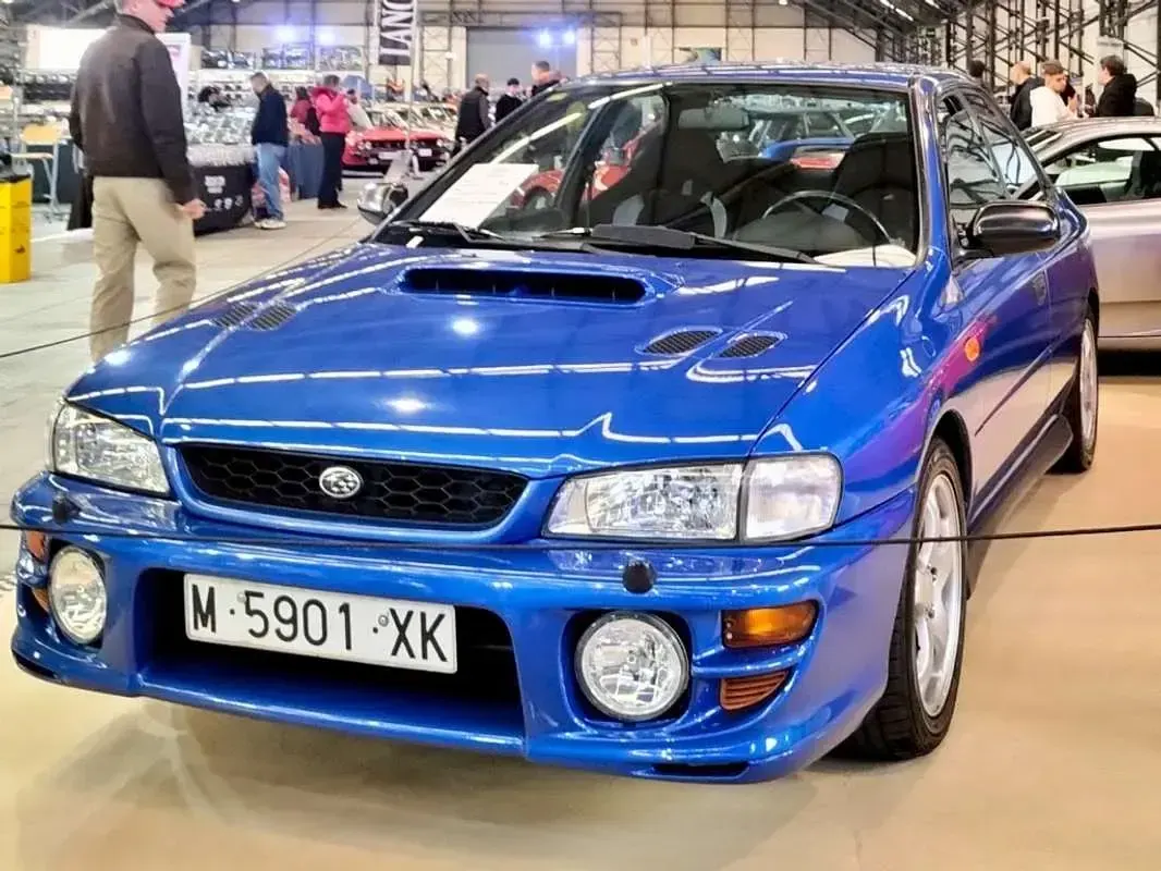 Usado Subaru Impreza GT 218 CV (160 kW) 1999 Azul Utilitario