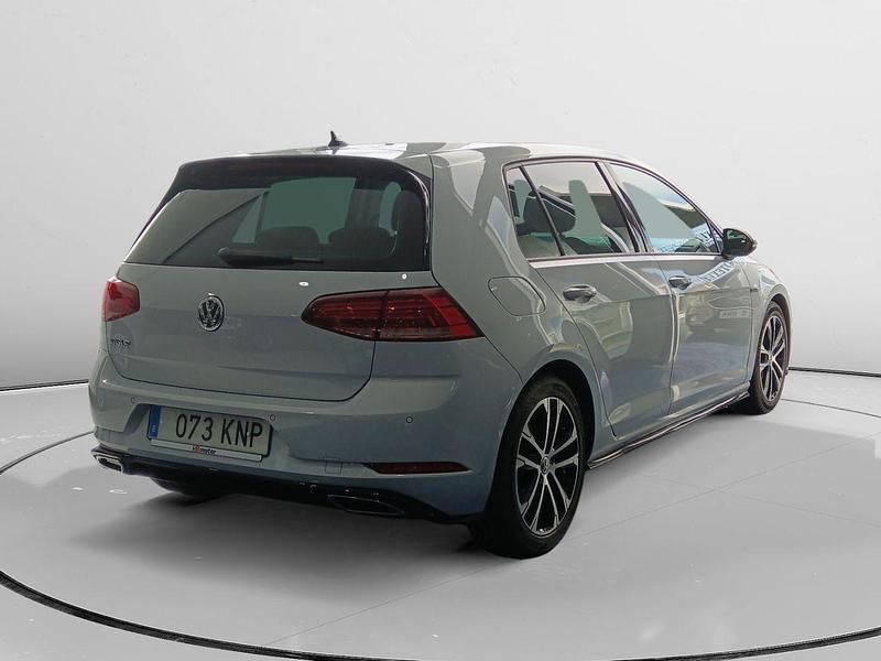 Usado VW Golf VII Sport 150 CV (110 kW) 2018 Gris Utilitario