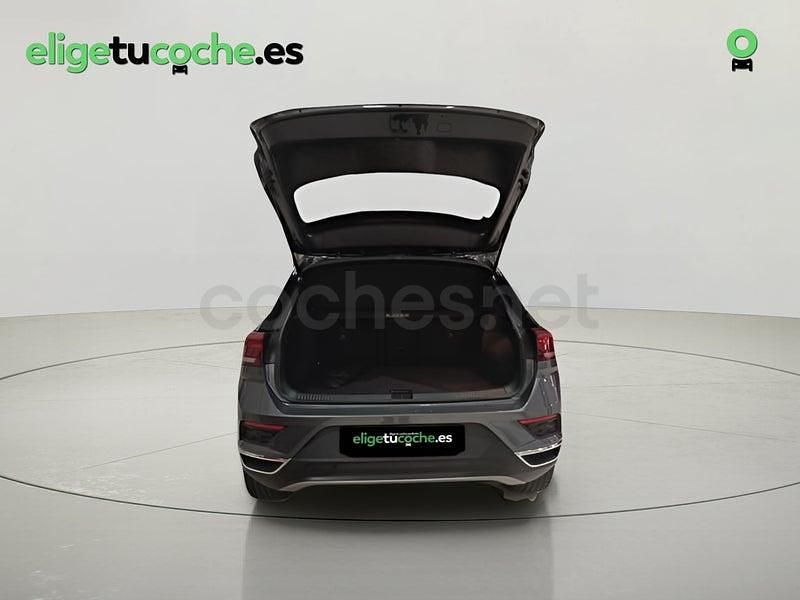 Usado VW T-Roc Sportline 150 CV (110 kW) 2021 Gris / plata SUV