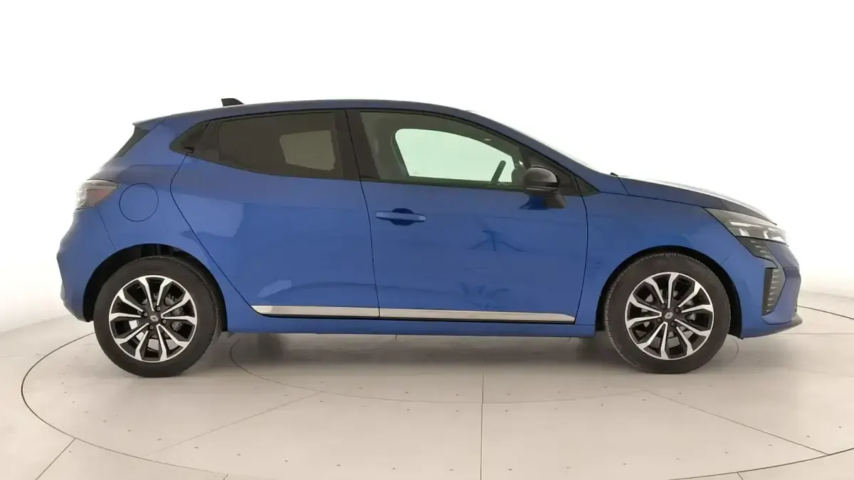 Usado Renault Clio V Techno 90 CV (66 kW) 2023 Azul Berlina