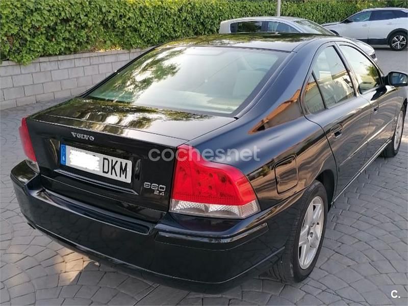 Usado Volvo S60 170 CV (125 kW) 2005 Negro Berlina