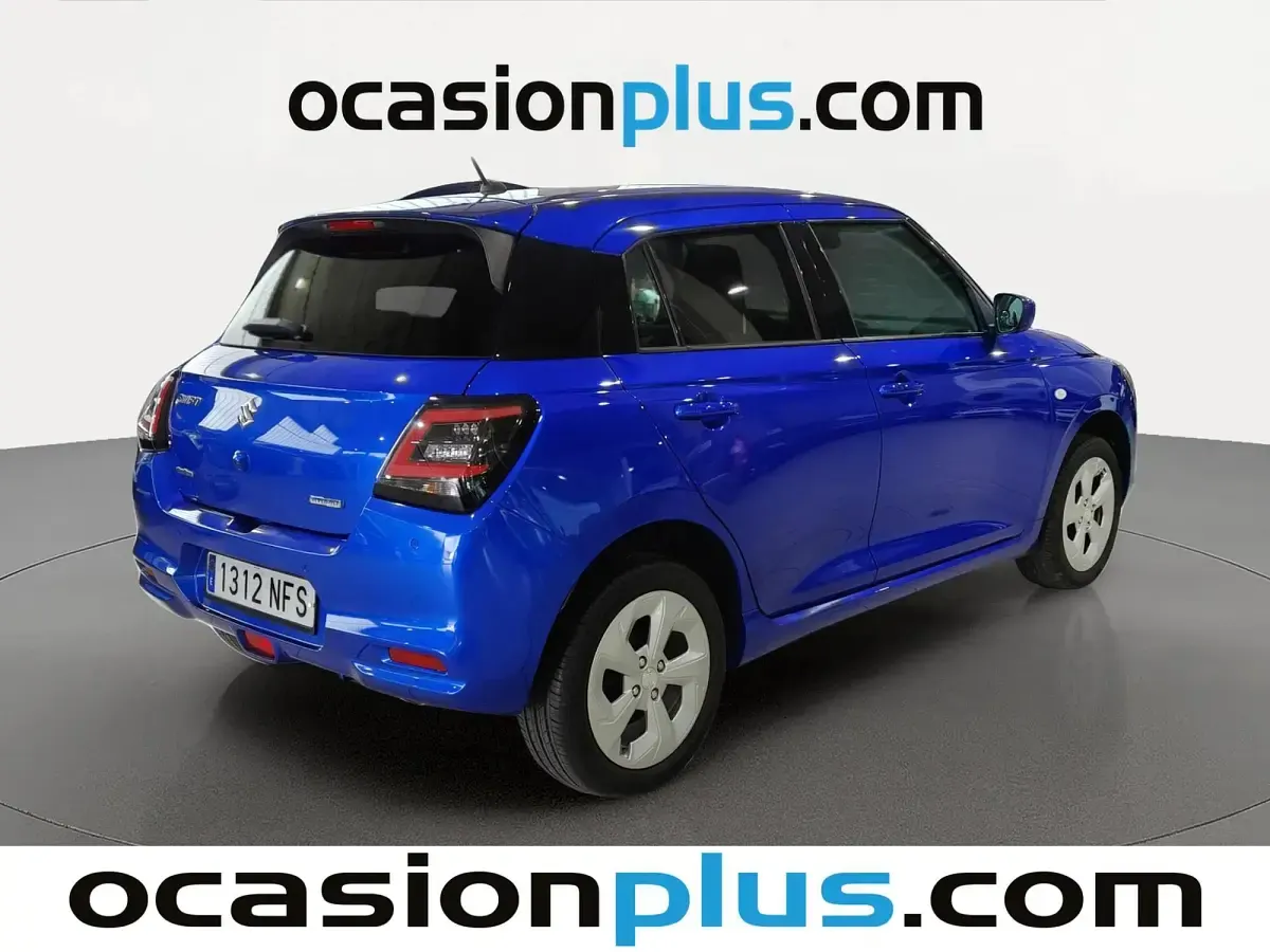 Usado Suzuki Swift 83 CV (61 kW) 2025 Azul Utilitario