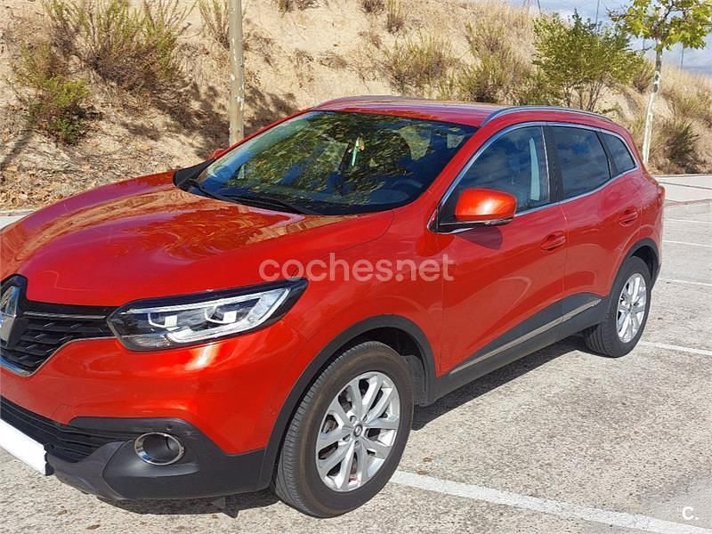 Usado Renault Kadjar Zen 110 CV (80 kW) 2016 Rojo SUV