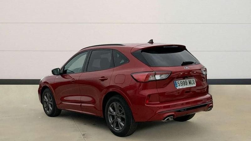 Usado Ford Kuga ST-Line 120 CV (88 kW) 2023 Rojo SUV