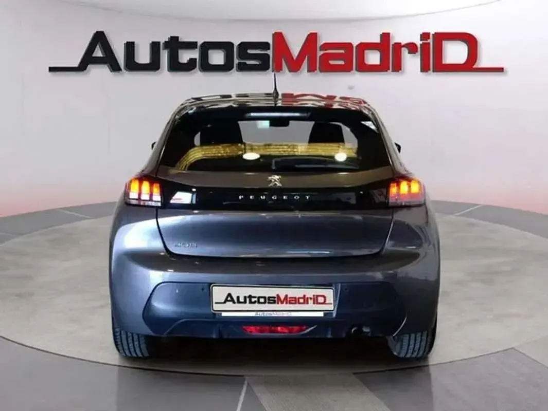 Usado Peugeot 208 Active 75 CV (55 kW) 2022 Gris / plata Utilitario