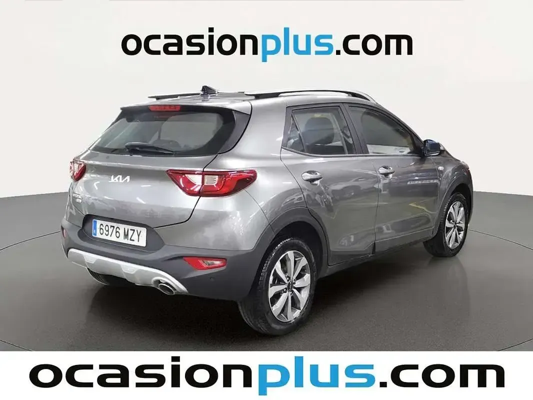 Usado Kia Stonic 101 CV (74 kW) 2025 Gris SUV