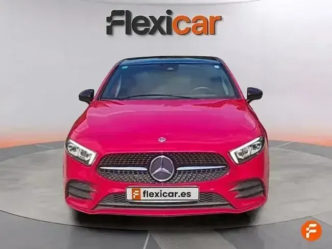 Usado Mercedes A180 116 CV (85 kW) 2019 Rojo Berlina