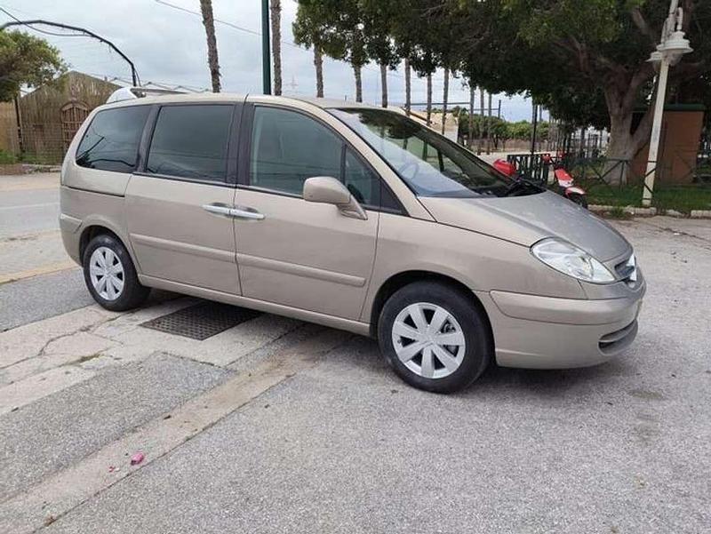 Usado Citroën C8 129 CV (94 kW) 2005 Beige Monovolumen