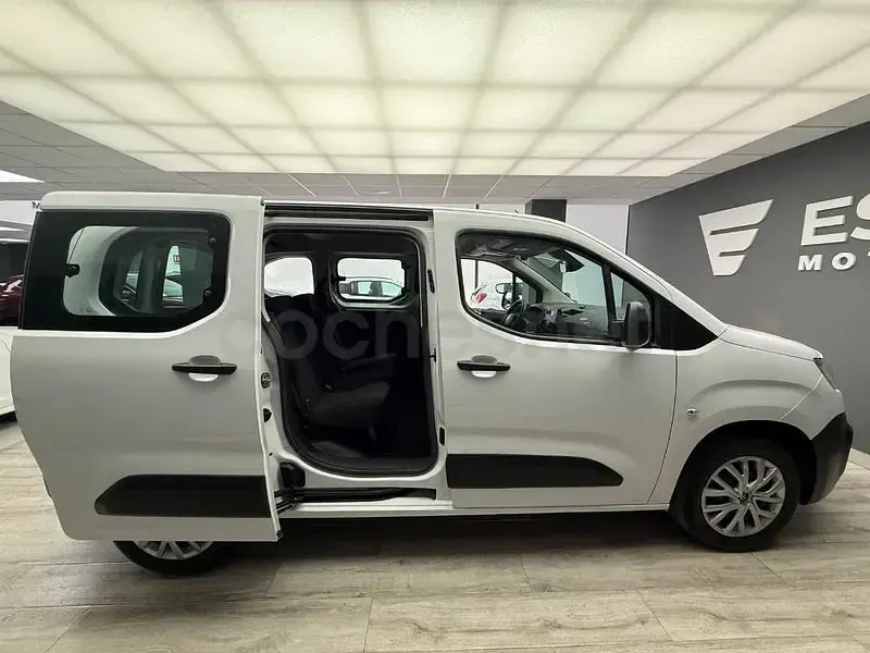 Usado Citroën Berlingo Live 102 CV (75 kW) 2022 Blanco Monovolumen