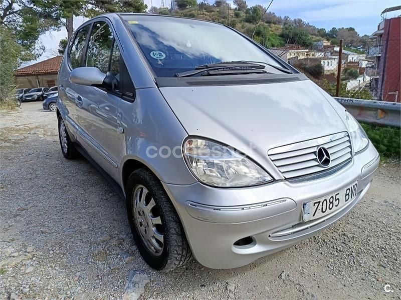 Usado Mercedes A160 Elegance 102 CV (75 kW) 2002 Gris / plata Monovolumen