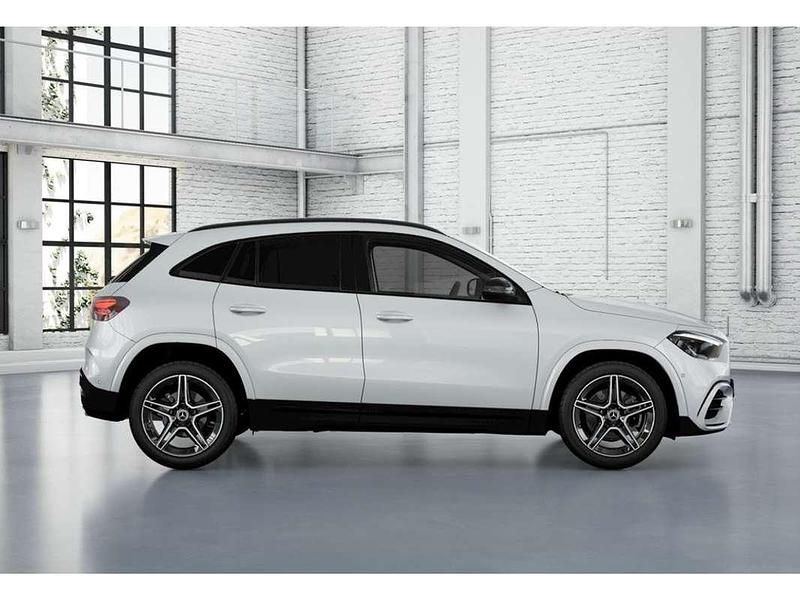 Usado Mercedes GLA200 AMG line 151 CV (111 kW) 2024 Blanco SUV