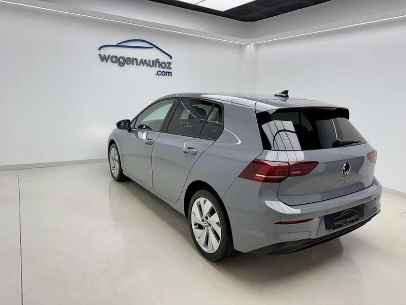 Usado VW Golf VIII 116 CV (85 kW) 2025 Gris Utilitario