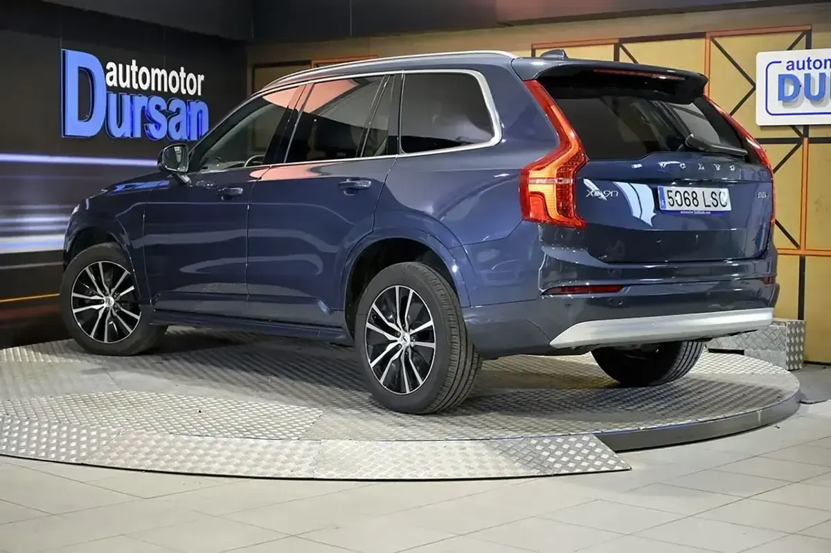 Usado Volvo XC90 Momentum 235 CV (172 kW) 2021 Negro SUV