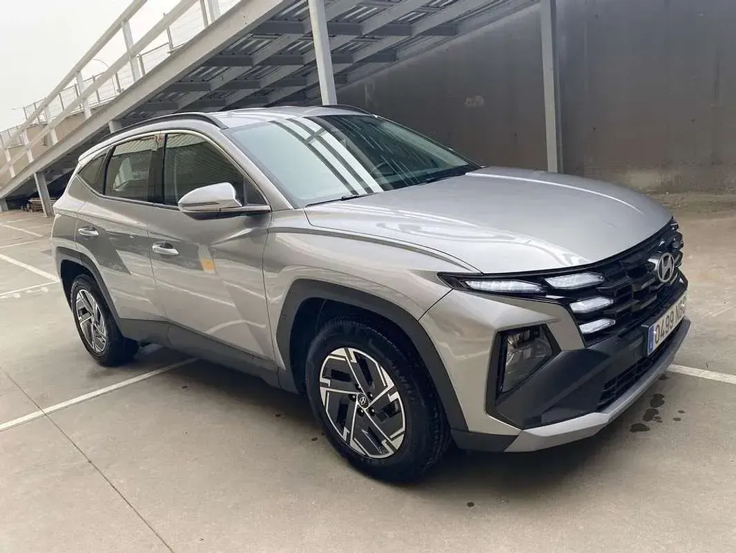 Usado Hyundai Tucson 160 CV (117 kW) 2025 Gris SUV