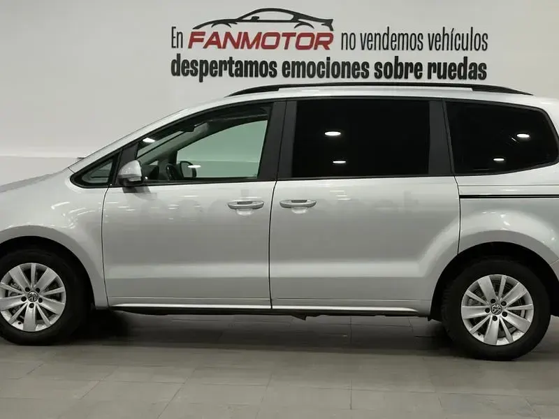 Usado VW Sharan Sportline 150 CV (110 kW) 2016 Gris / plata Monovolumen