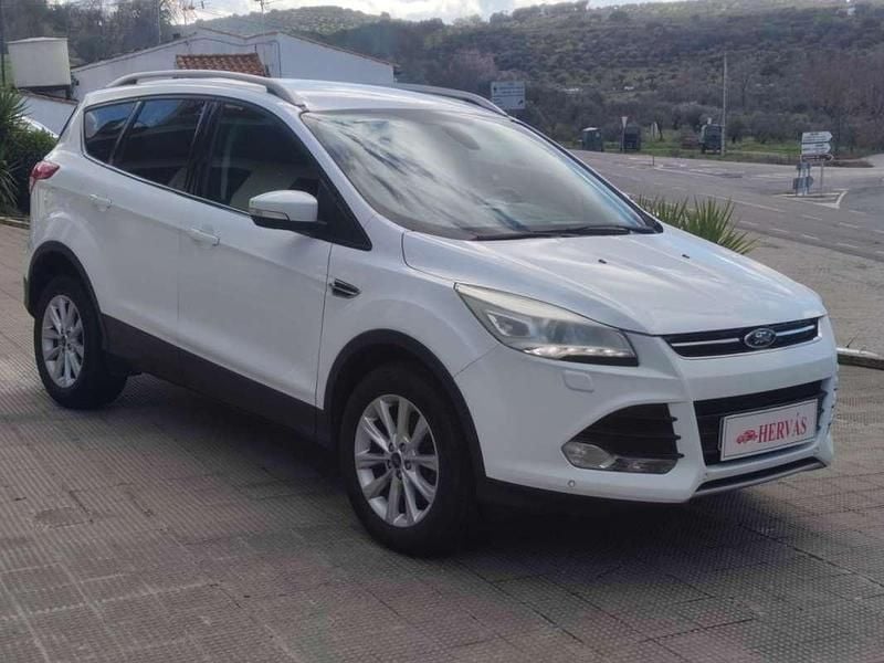 Usado Ford Kuga Titanium 150 CV (110 kW) 2015 Blanco SUV