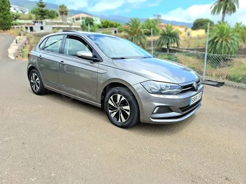 Usado VW Polo 95 CV (69 kW) 2021 Beige Utilitario
