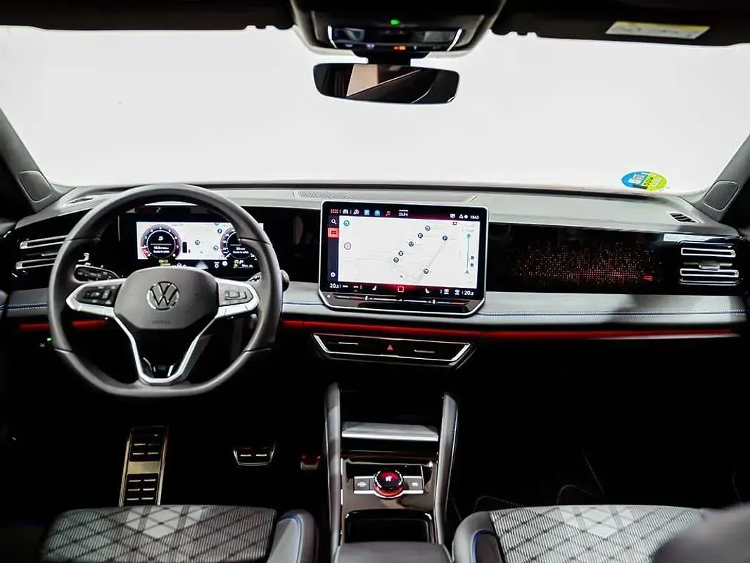 Usado VW Tiguan R-line 150 CV (110 kW) 2025 Blanco SUV