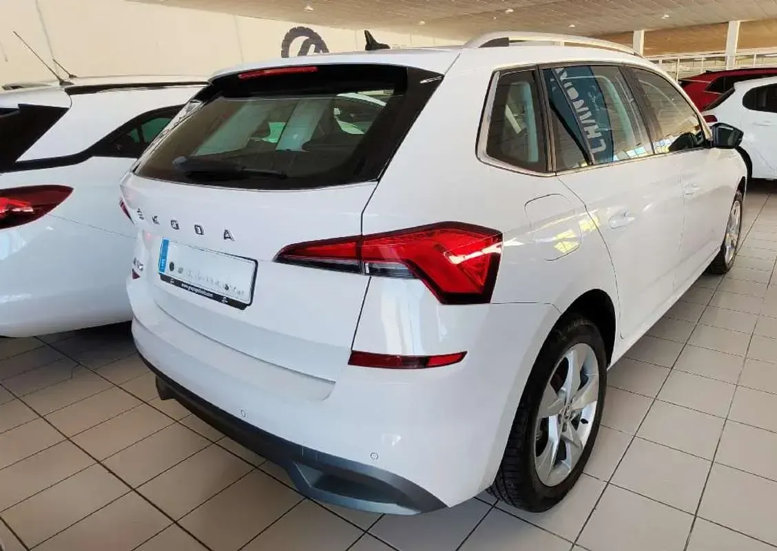 Usado Skoda Kamiq Ambition 116 CV (85 kW) 2020 Blanco SUV