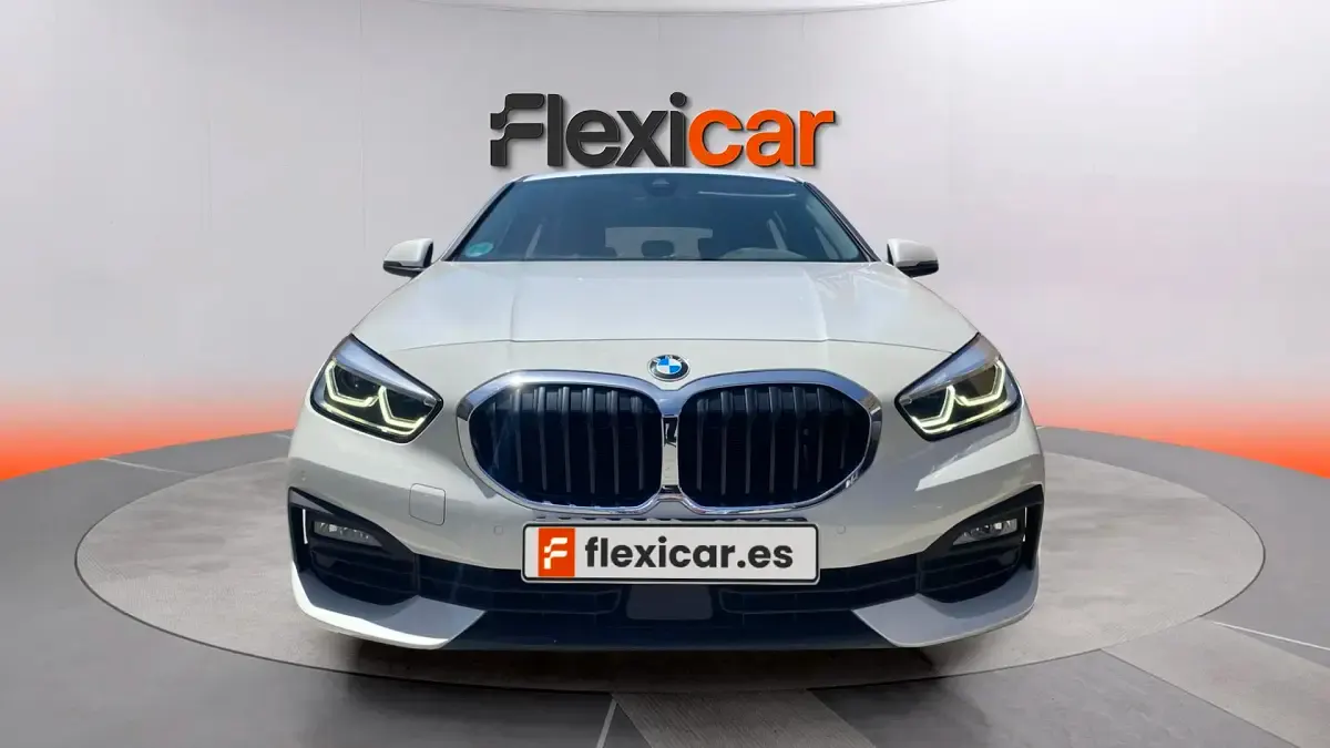Usado BMW 118 136 CV (100 kW) 2023 Blanco Utilitario