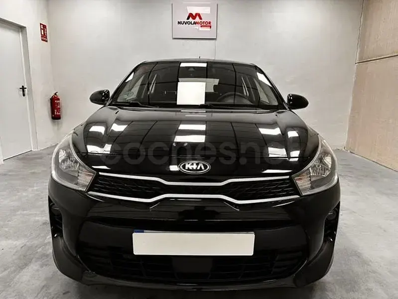 Usado Kia Rio 84 CV (61 kW) 2017 Negro Berlina