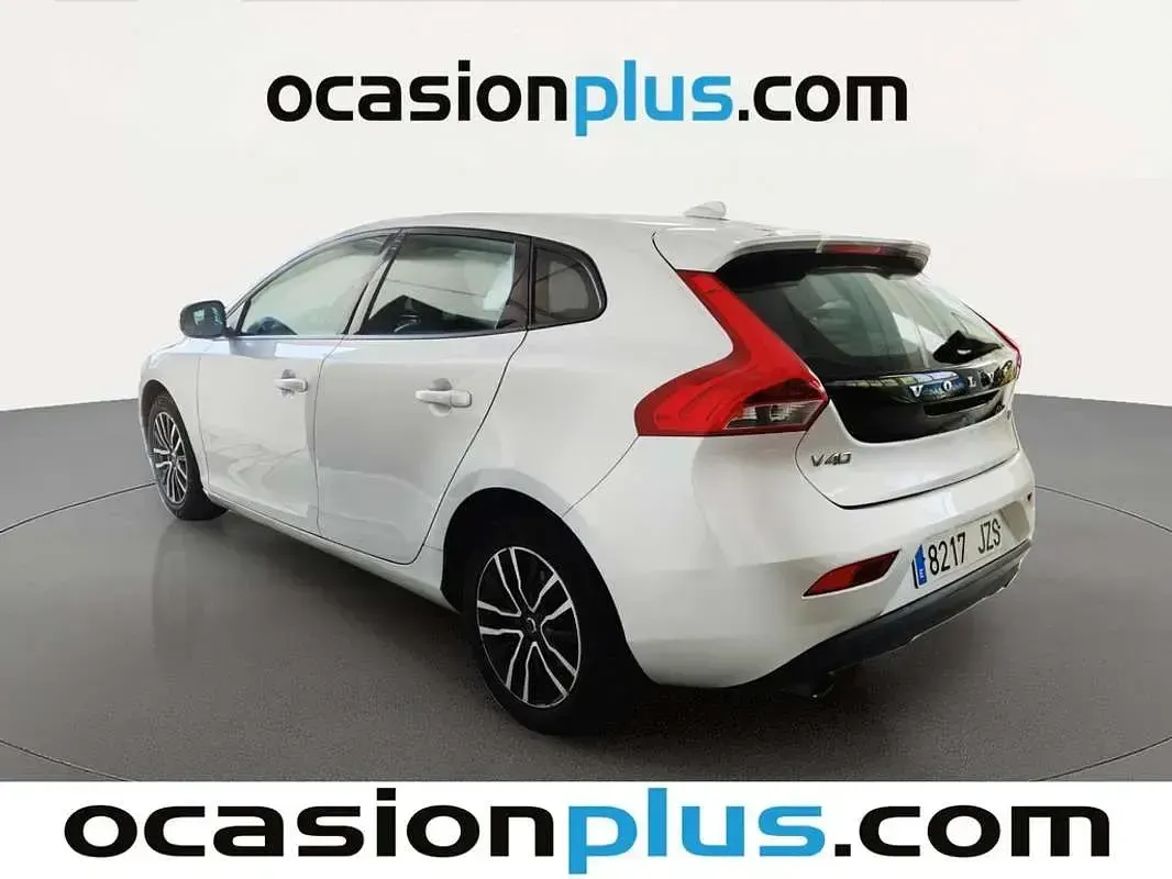Usado Volvo V40 Momentum 150 CV (110 kW) 2017 Gris Utilitario