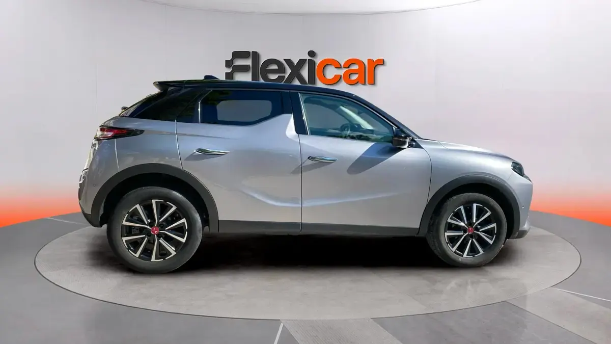 Usado DS Automobiles DS3 Crossback Performance 131 CV (96 kW) 2023 Gris SUV