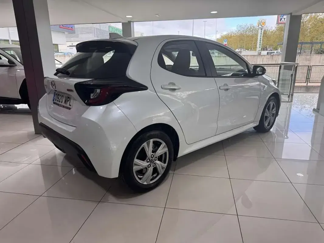 Usado Mazda 2 Prime-Line 116 CV (85 kW) 2024 Blanco Utilitario