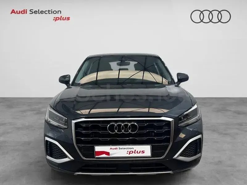 Usado Audi Q2 Advanced Plus 116 CV (85 kW) 2022 Gris / plata SUV