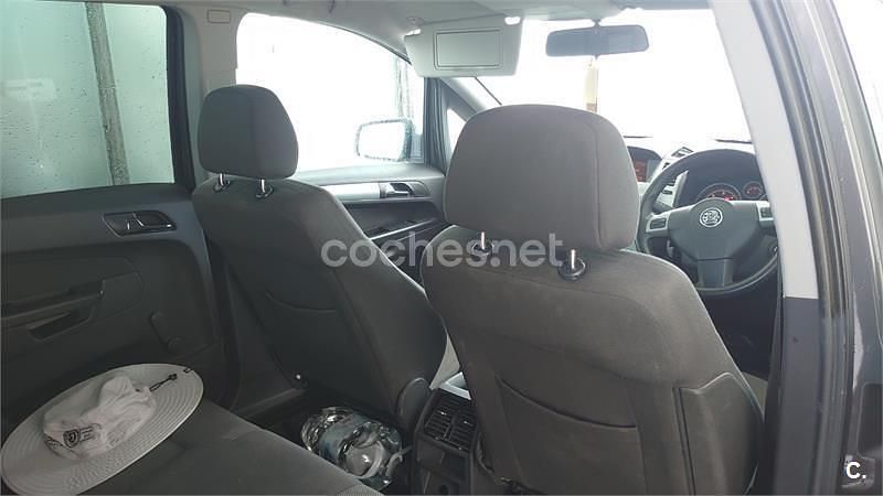 Usado Opel Zafira 120 CV (88 kW) 2010 Gris / plata Monovolumen
