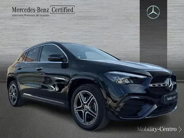 Usado Mercedes GLA250 218 CV (160 kW) 2026 Negro cosmos SUV