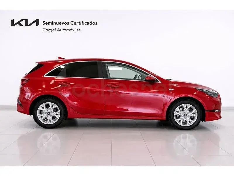 Usado Kia Ceed 100 CV (73 kW) 2022 Rojo Utilitario