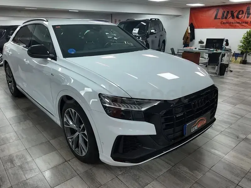Usado Audi Q8 S-line plus 381 CV (280 kW) 2021 Blanco SUV