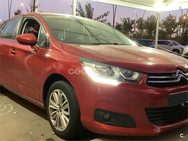 Usado Citroën C4 Live 110 CV (80 kW) 2016 Rojo Berlina