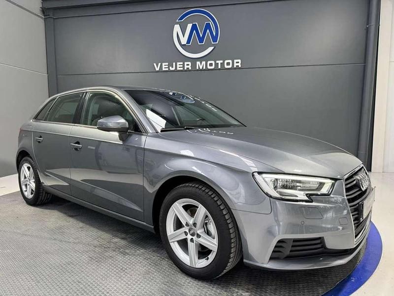 Usado Audi A3 Sportback Design 116 CV (85 kW) 2019 Gris Utilitario