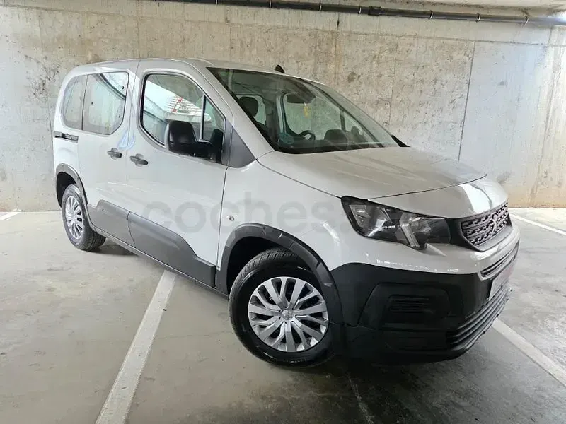 Usado Peugeot Rifter Active 100 CV (73 kW) 2020 Blanco Monovolumen
