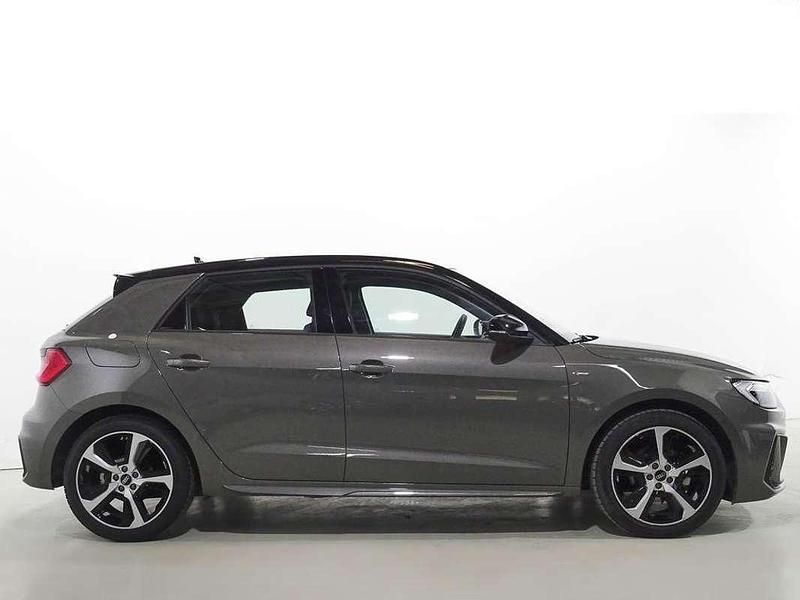 Usado Audi A1 Sportback 116 CV (85 kW) 2025 Gris Utilitario