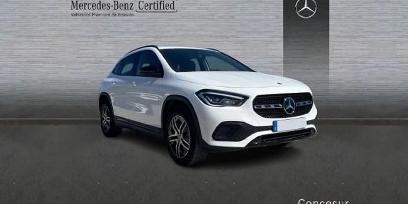 Usado Mercedes GLA200 150 CV (110 kW) 2022 Blanco SUV