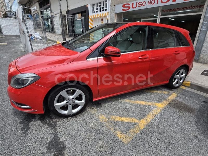 Rojo Usado 2012 Mercedes B200 Monovolumen | 13.500 € (Precio justo) - Imagen 1/4