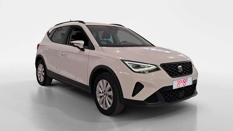 Usado Seat Arona Style 110 CV (80 kW) 2022 Blanco SUV