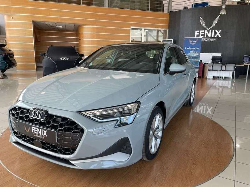 Gris Usado 2024 Audi A3 Sportback Advanced Utilitario | 32.900 € (Un poco caro) - Imagen 1/4