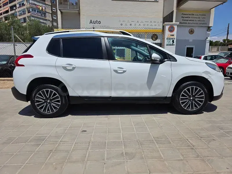 Usado Peugeot 2008 Access 82 CV (60 kW) 2014 Blanco SUV