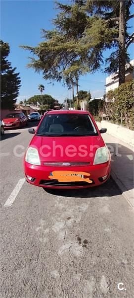 Usado Ford Fiesta Sport 103 CV (75 kW) 2003 Rojo Utilitario