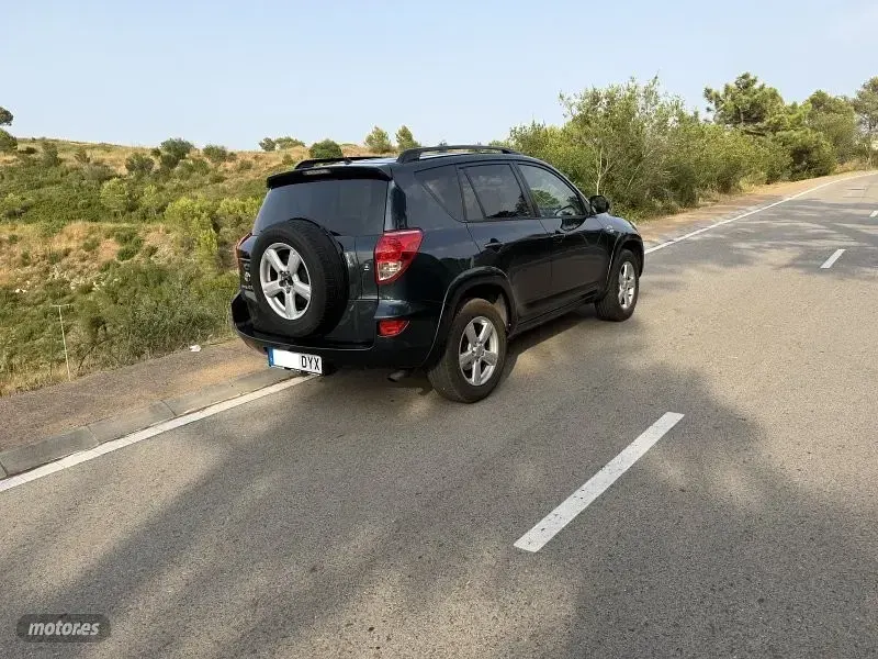 Usado Toyota RAV4 Premium 177 CV (130 kW) 2006 Verde SUV
